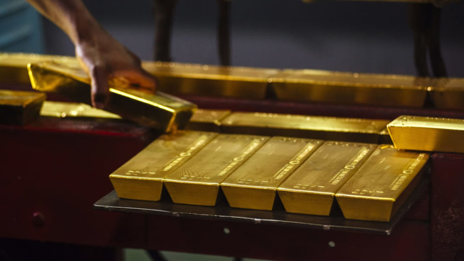 Buying Gold in Africa vs Dubai